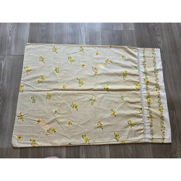 Vintage Monticello Pillowcase Floral & Stripe Pattern Polyester Cotton Blend - Picture 1 of 5